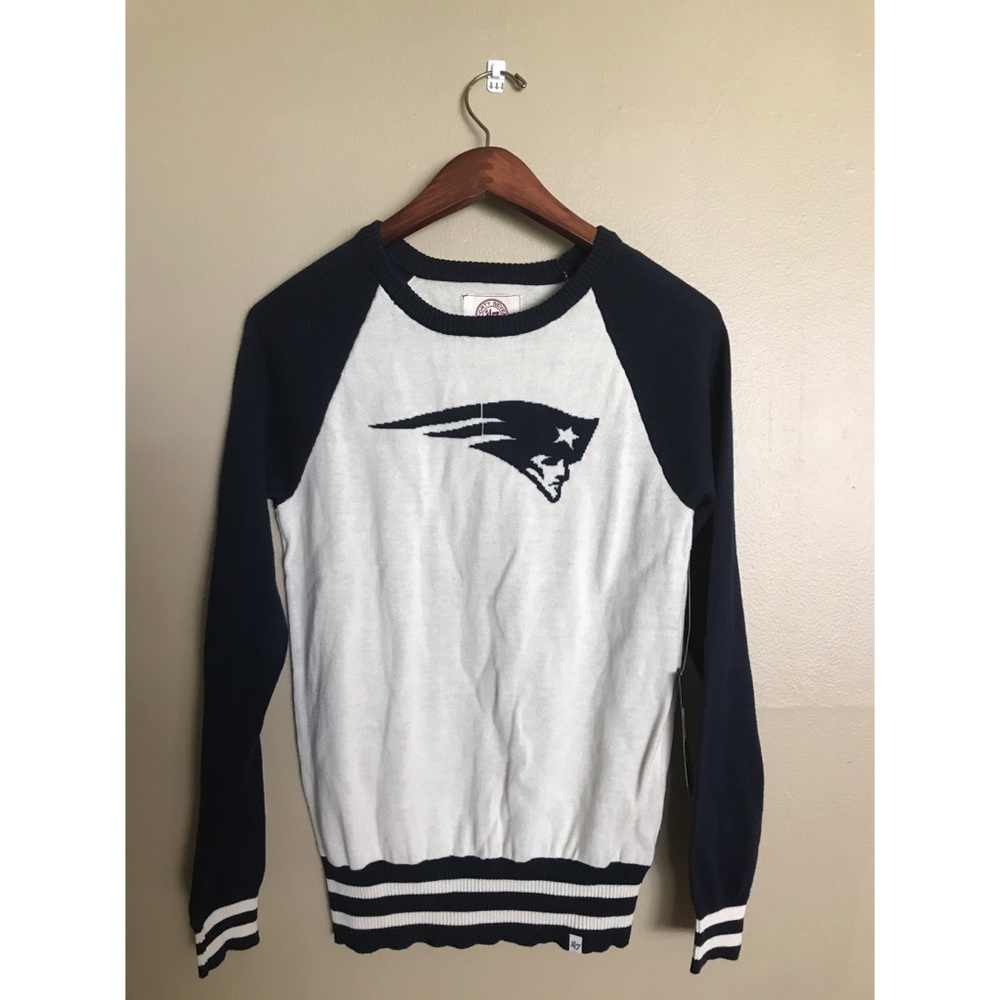 NWT New England Patriots Raglan Sweater